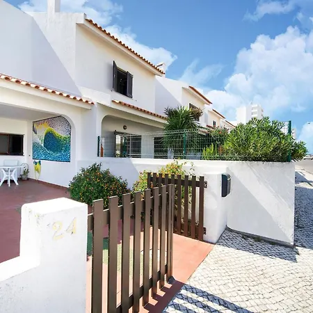 בית נופש In Near Baleal Island, Cleaning Included