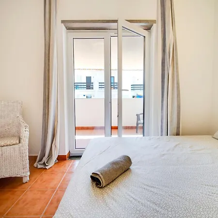 בית נופש In Near Baleal Island, Cleaning Included פרל
